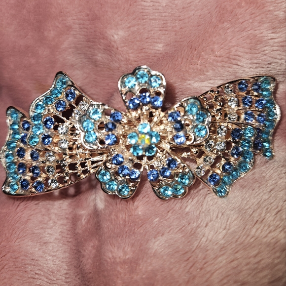 NWT Hair Clip Assessory (Blue & Silver) - Picture 9 of 9